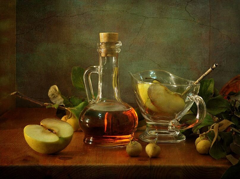 Ang natural na apple cider vinegar ay makakatulong sa iyo na mapupuksa ang varicose veins sa iyong mga binti. 